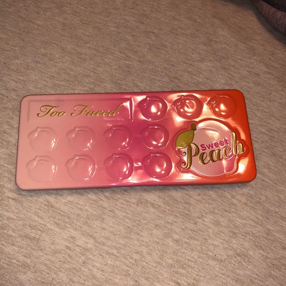 Two Faced Eyeshadow Palette - Picture 2 of 3